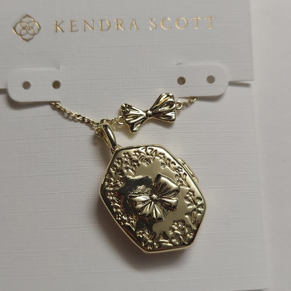 NWT Kendra Scott Love Shack Fancy Locket Gold Floral Pendant Necklace - Picture 11 of 12